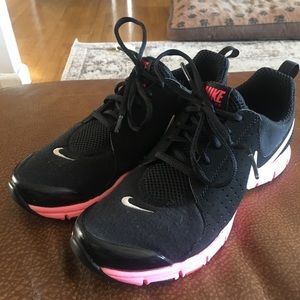 NIKE IN SEASON TR SNEAKERS WOMENS SIZE 6.5